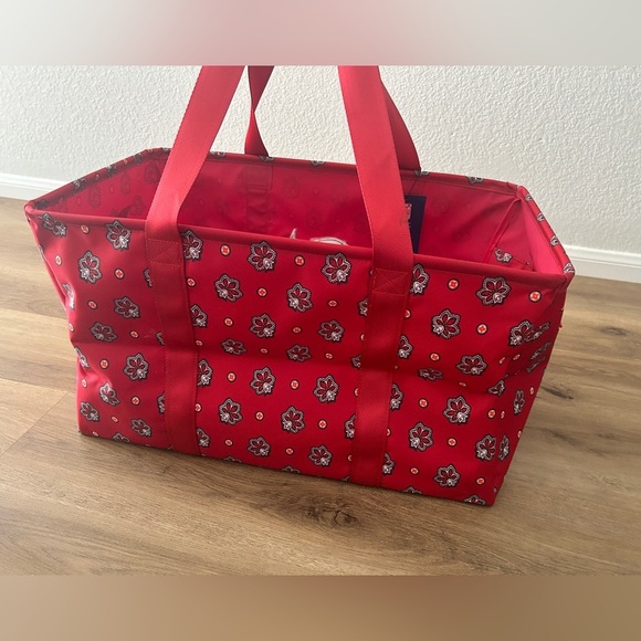 Vera Bradley NFL Tampa Bay Buccaneers Large Tote Bag – Rare Red Print- NWT - Picture 11 of 16